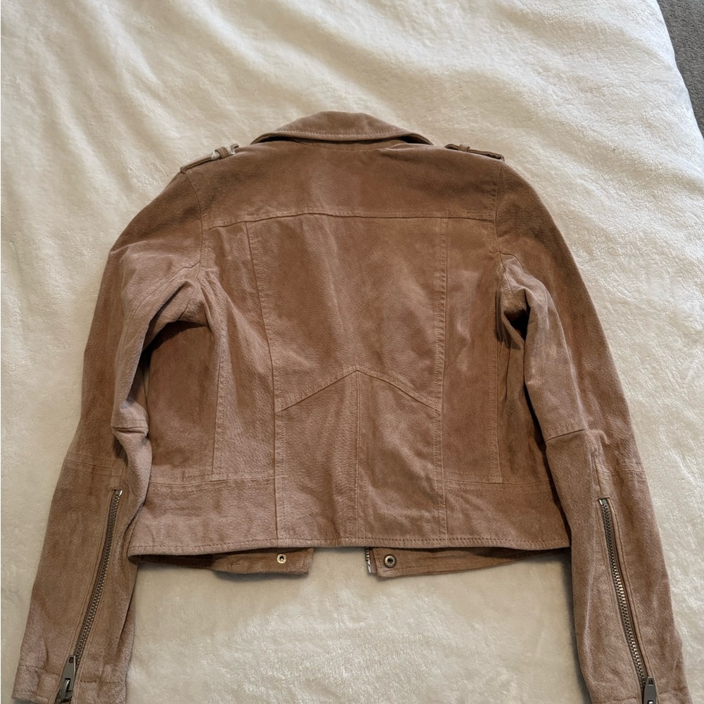 Beautiful Suede Jacket - Picture 2 of 3